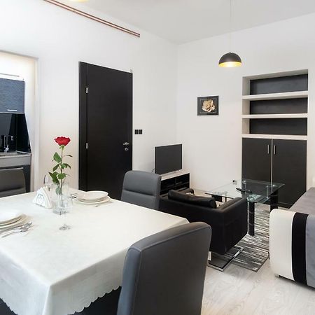 Apartman Ambasador ซาเกร็บ ภายนอก รูปภาพ