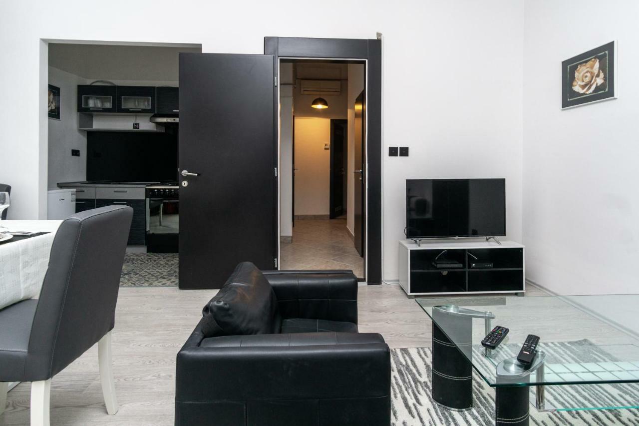 Apartman Ambasador ซาเกร็บ ภายนอก รูปภาพ
