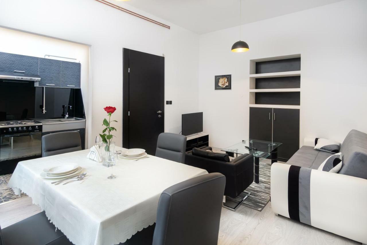 Apartman Ambasador ซาเกร็บ ภายนอก รูปภาพ