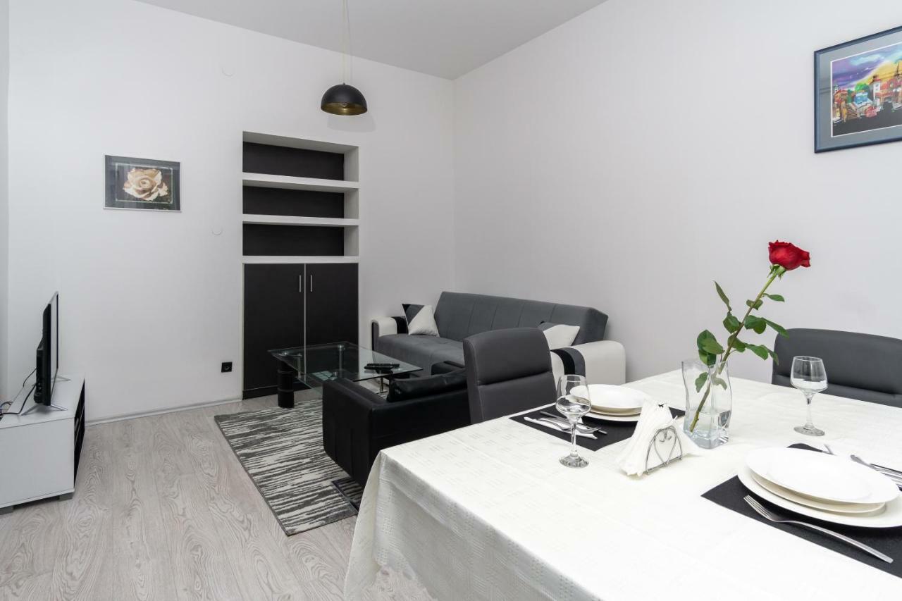 Apartman Ambasador ซาเกร็บ ภายนอก รูปภาพ